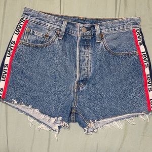 Levi’s Logo 501 Cutoffs